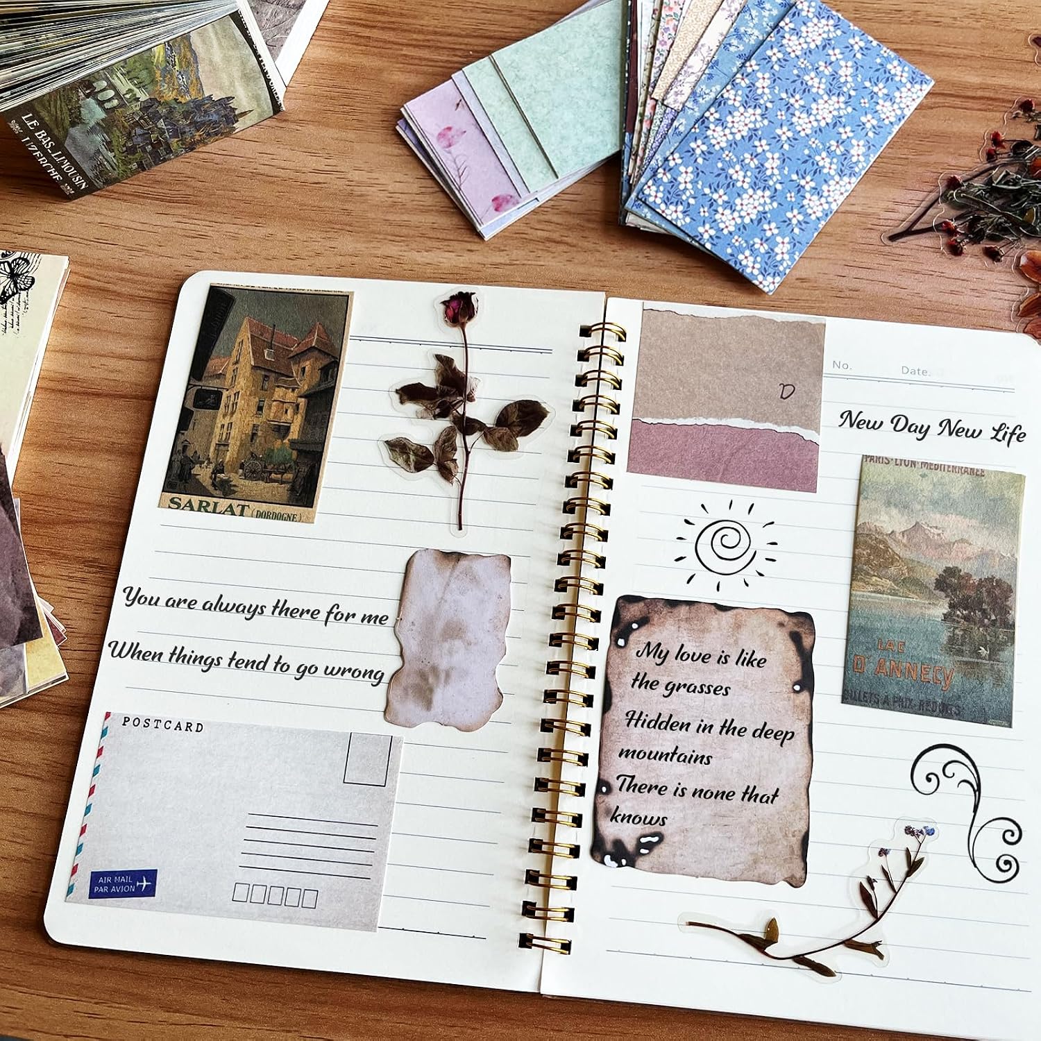 565-Piece Vintage Scrapbook Paper Kit